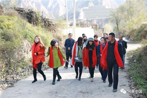 记者节传播大爱，完美公司助力扶贫工作