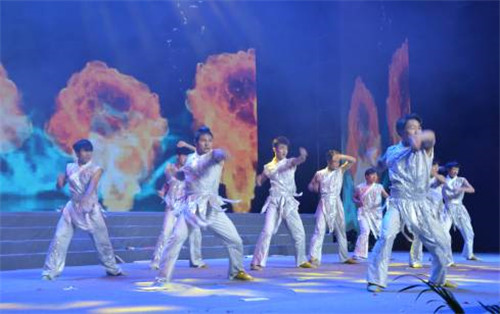 炎帝生物慧泽国际系统五周年暨表彰盛典在株洲体育中心拉开帷幕