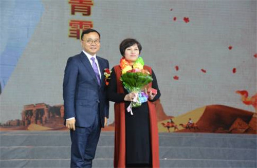 炎帝生物慧泽国际系统五周年暨表彰盛典在株洲体育中心拉开帷幕