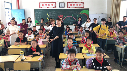 2017让爱传出去 ——第136所尚赫颜妮小学成功揭牌