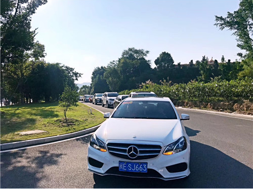 2017让爱传出去 ——第136所尚赫颜妮小学成功揭牌