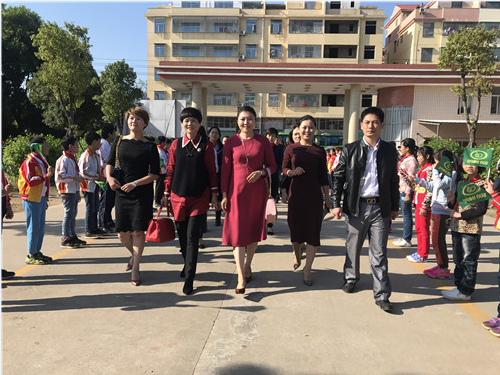 2017让爱传出去 ——第136所尚赫颜妮小学成功揭牌