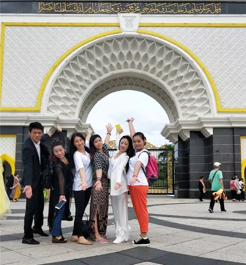 2017绿之韵营销精英新马尊贵之旅圆满收官