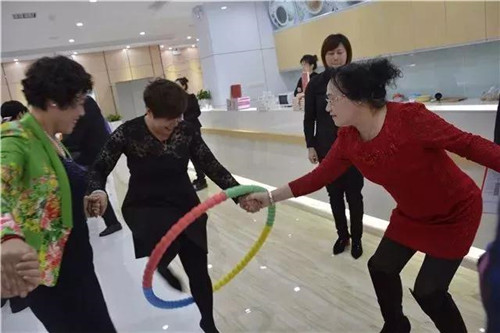 康美全生命周期健康管理落地实践——体验中心开设国灸讲堂