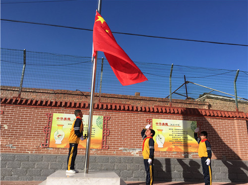 2017让爱传出去 ——董丽萍寰宇双钻大使两所尚赫公益小学成功揭牌