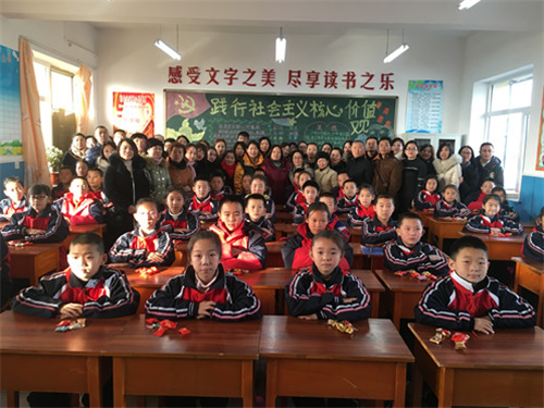 2017让爱传出去 ——董丽萍寰宇双钻大使两所尚赫公益小学成功揭牌