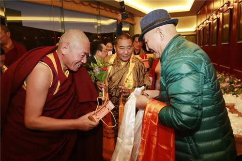 高僧大德，西藏藏传佛教格西拉让巴代表团参访龙润和理想