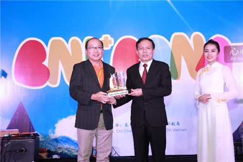 长青豪华邮轮游见证中越友谊