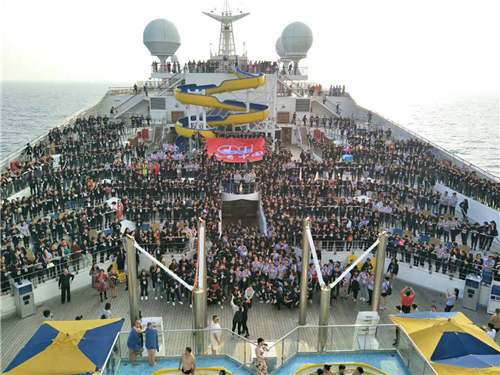 长青豪华邮轮游见证中越友谊