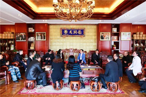 云南经济管理学院董事长杨红卫一行莅临龙润集团、理想科技集团参观指导