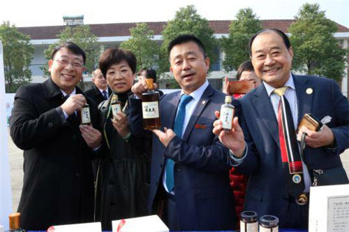 炎帝总公司领导和市场精英参观常德子公司研发基地