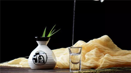 金日新品上市|玉山高粱酒，2018年就要一起燃！