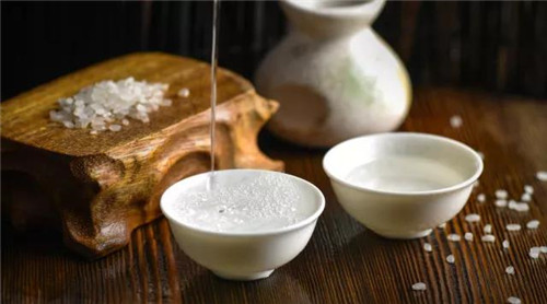 金日新品上市|玉山高粱酒，2018年就要一起燃！