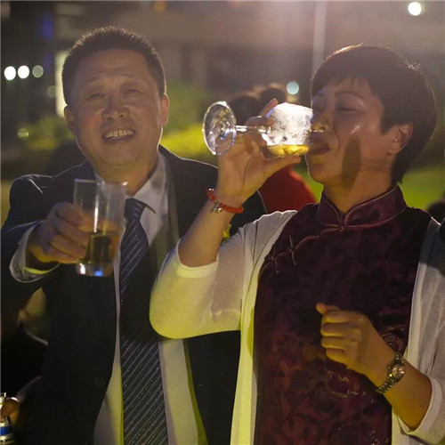 安发安享俱乐部“携手并进共赢未来”主题酒会温情上演