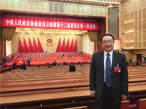 理想科技董事长焦家良博士参加云南“两会”，建议设立“云南茶节”
