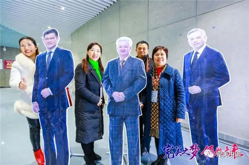 搭乘“完美号”  ，完美人开启2018完美发展新航程