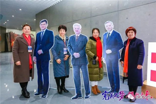 搭乘“完美号”  ，完美人开启2018完美发展新航程