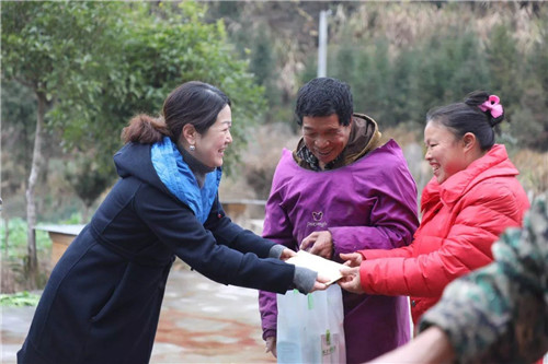 情暖小河乡——绿之韵集团积极探索农产品直购会扶贫新模式