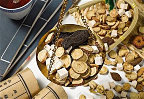 《中医药法》施行半年 中医药入医政策保落地