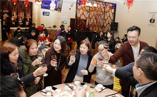 绿之韵集团2017年度员工总结表彰暨新春团拜会隆重举行