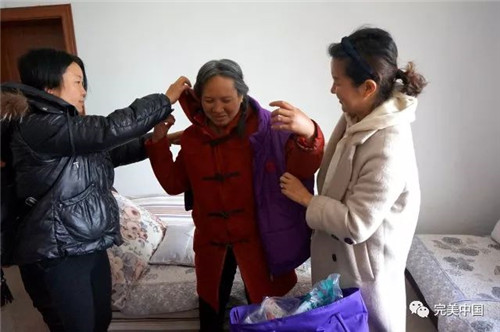 完美云南分公司党支部为云南少数民族村捐赠“母亲邮包”