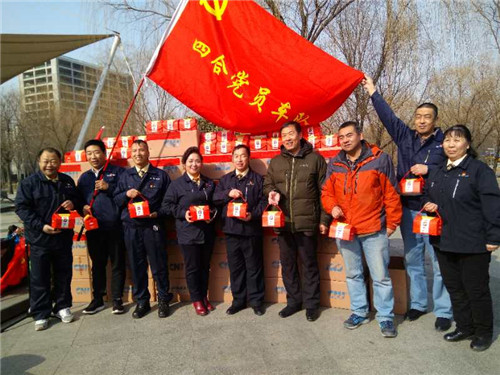 的士八年温暖回家路      长青三年温馨伴您行