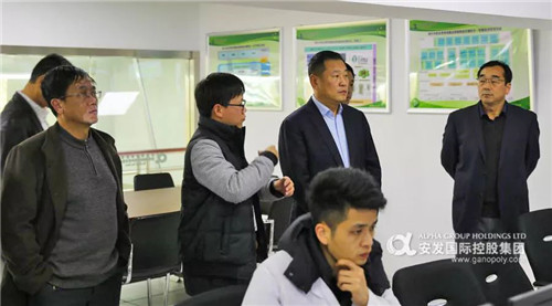 福建省经信委副主任梁伟新莅临安发参观调研