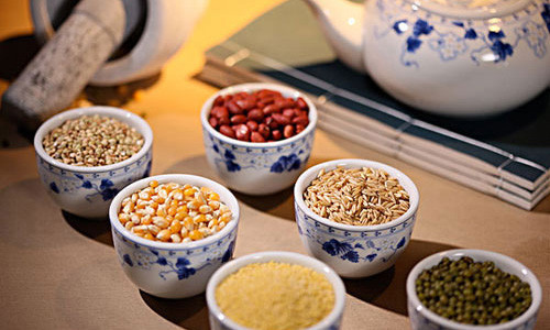 全产业链监管待建立，多位药企老总为中医药行业“开药方”