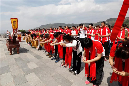 理想科技举行“全国龙润茶人朝圣觐拜3200年锦绣茶祖大典”