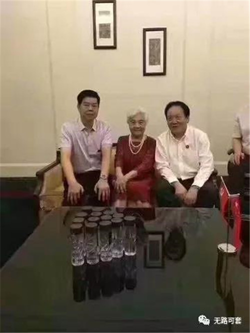 云集品发行原始股，是救命的解药还是毒药？