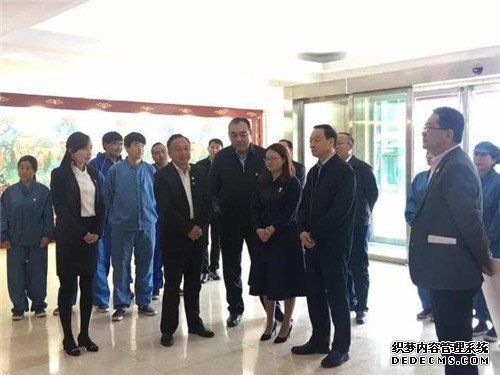 西宁市市长张晓容莅临金诃藏药慰问一线员工