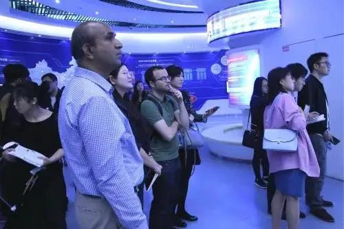 “第二届世界智能大会 ”海外媒体记者团到访天士力大健康城