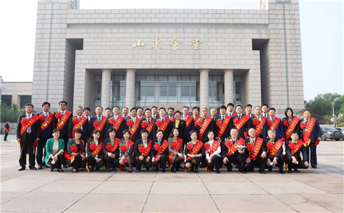 安然董事长刘润东荣获“山东省劳动模范荣誉称号”