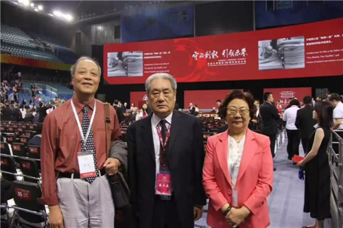 华信药业董事长朱慧秋受邀参加北京大学百廿校庆