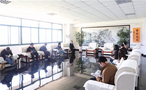 安然董事长刘润东接受威海市总工会和媒体采访，谈工匠精神