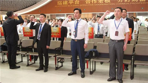 隆力奇：军事化早礼文化——打造冠军团队 筑牢企业精神