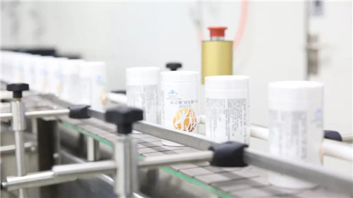 美国知名健康节目主持人奥兹医生应邀参观USANA葆婴中国工厂