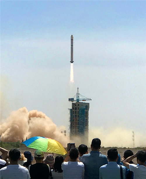 新时代五星领导人现场见证“高分六号”卫星成功发射