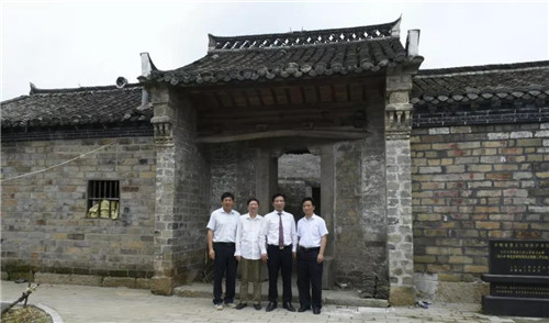 康美来董事长余春富视察大别山灵芝基地