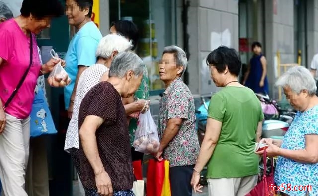 【逮捕】“老妈乐”第一起刑事案件,30余老人上当后报案