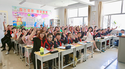 因为尚赫“让爱传出去”，大山深处传来了铜铃般的笑声