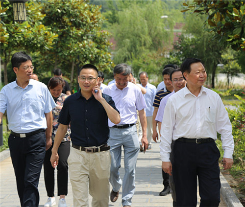 隆力奇徐之伟前往繁昌县参观考察