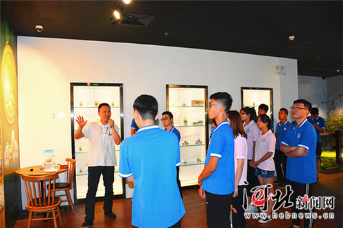 帮助树立正确就业观 安利举办大学生就业指导活动