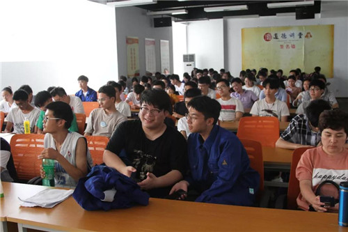 江南大学化工学院师生参观考察隆力奇