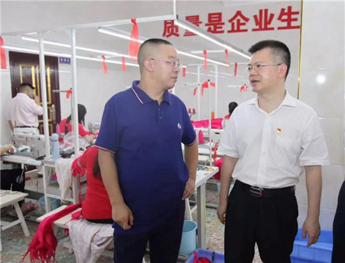 绿之韵董事长胡国安陪同中共益阳市委常委、组织部长何俊峰一行赴安化调研产业扶贫