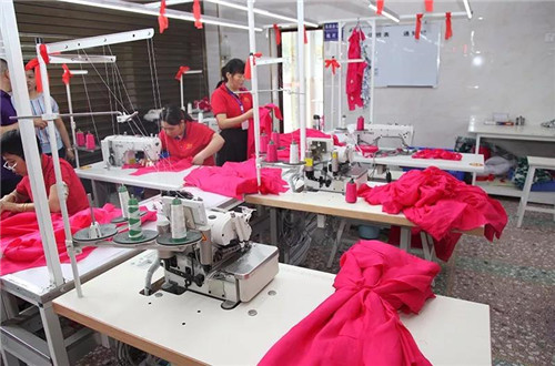 绿之韵董事长胡国安陪同中共益阳市委常委、组织部长何俊峰一行赴安化调研产业扶贫