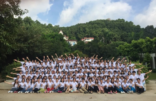 葆婴榜样腾飞爱心之家慈善团队诠释爱的力量