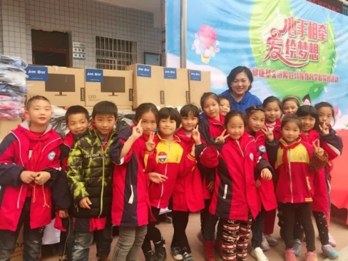 葆婴榜样腾飞爱心之家慈善团队诠释爱的力量