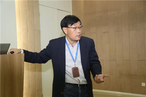 比利时安特卫普大学学生团考察隆力奇