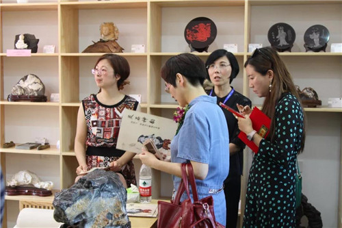 常熟真武观图书馆开馆仪式于隆力奇工业园内盛大开幕